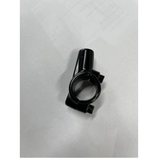 Držák zrcátka černý na řídítka 22mm levý zavit 10M                                                                                                                                                                                                        